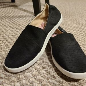 Roxy slip on fashion sneakers